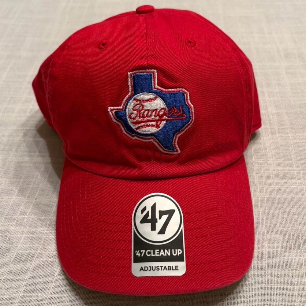 '47 Clean Up Red Texas Rangers Baseball Cap Cooperstown Collection